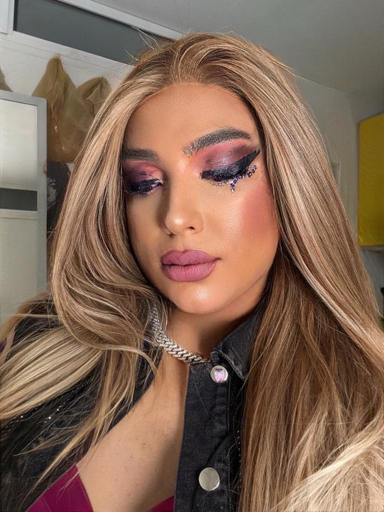 613320576: Travesti en Jaén