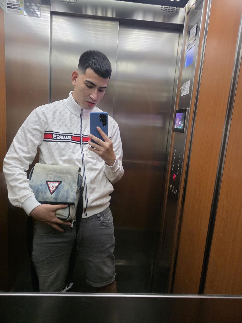 600204704: Chico busca chica en Granada