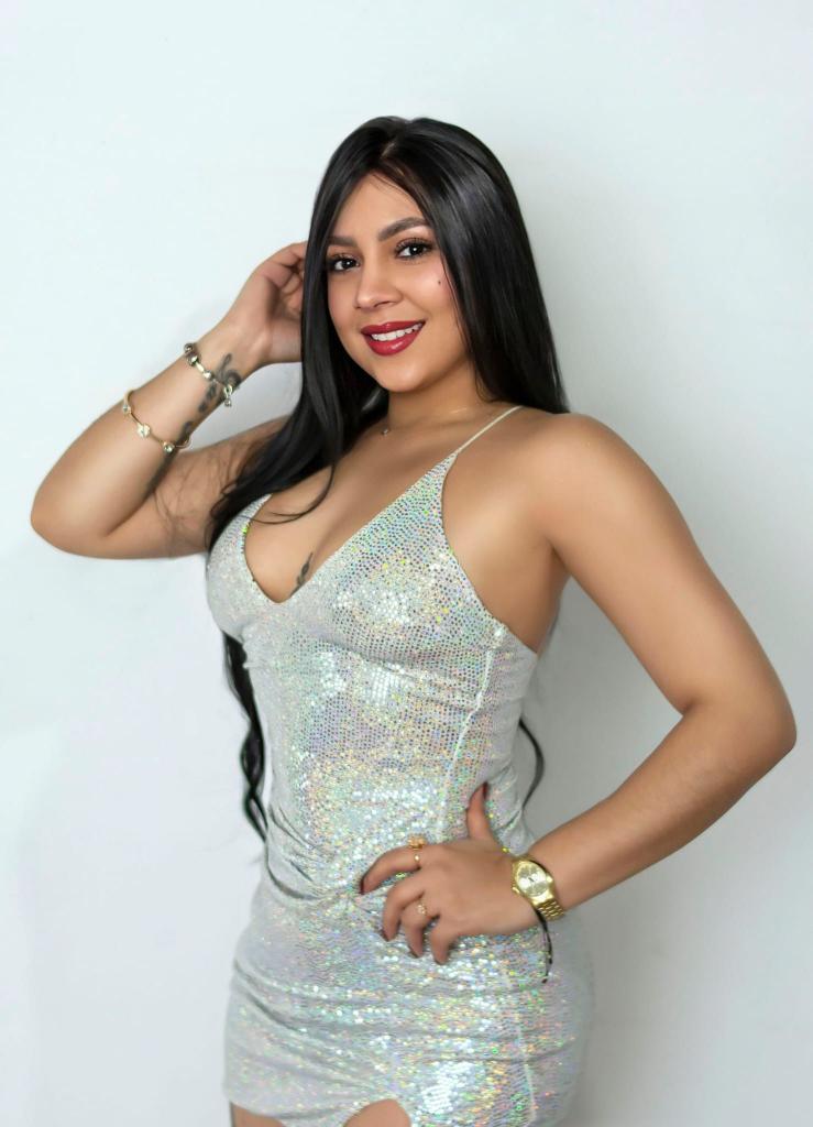 Chica busca chico en Ibiza: Chica busca chico