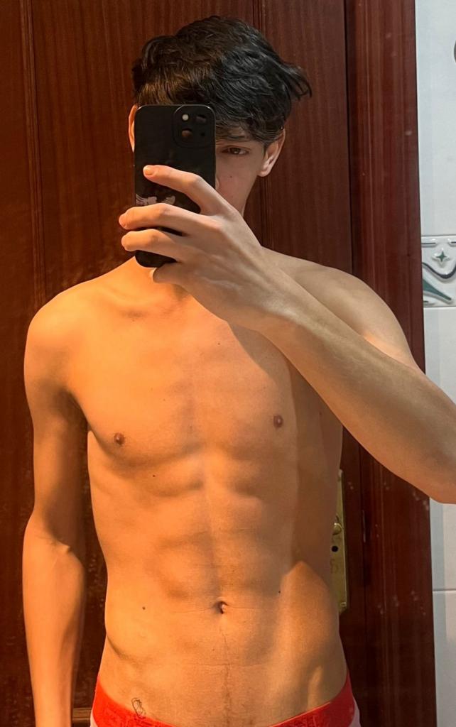 674344545: Chico busca chica en Málaga