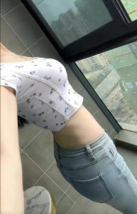 643935150: Chica busca chico en Barcelona