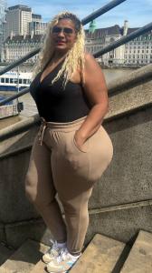 641498198: Chica busca chico en Madrid