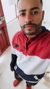 653499250: Chico busca chica en Sevilla