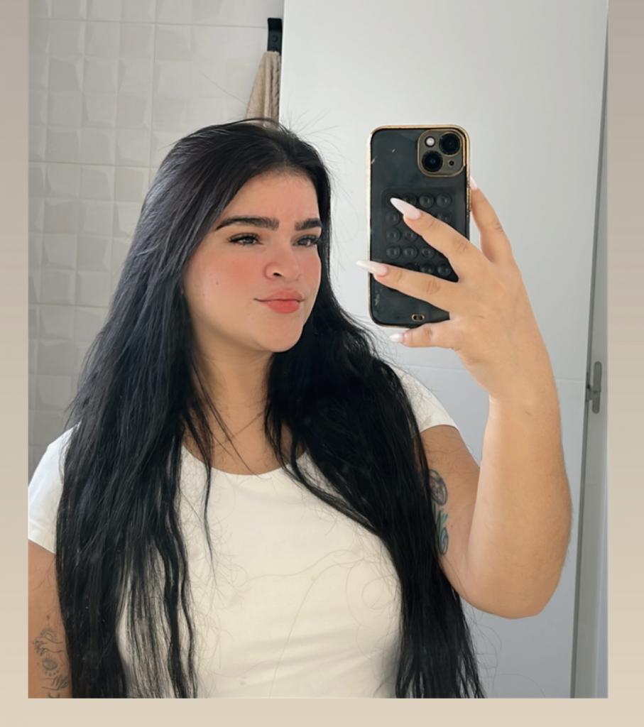 627259880: Chica busca chico en Sevilla
