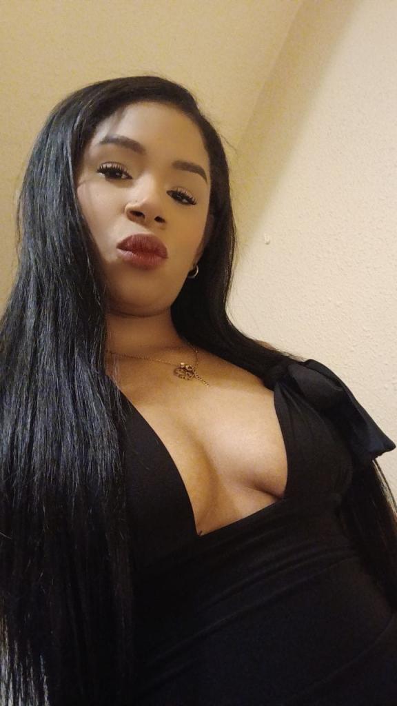 622035104: Chica busca chico en La Coruña