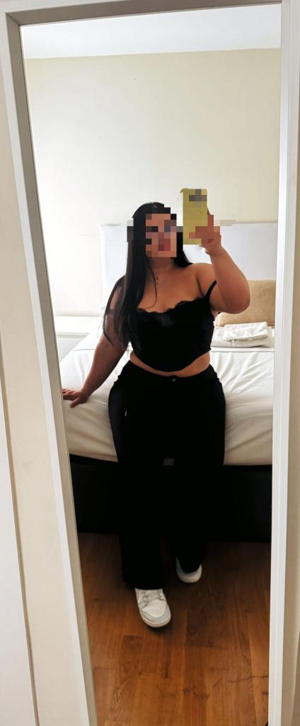 641225929: Chica busca chico en Sevilla