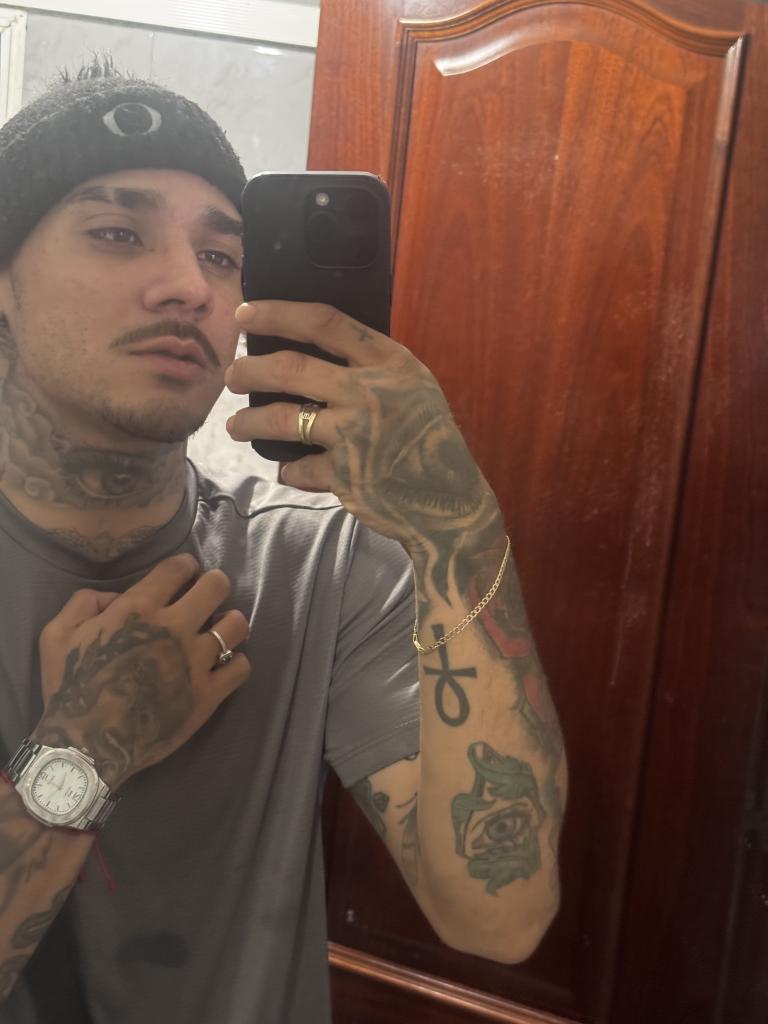 672026746: Chico busca chica en La Coruña