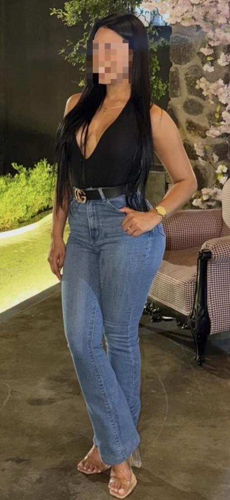 745002140: Chica busca chico en Menorca