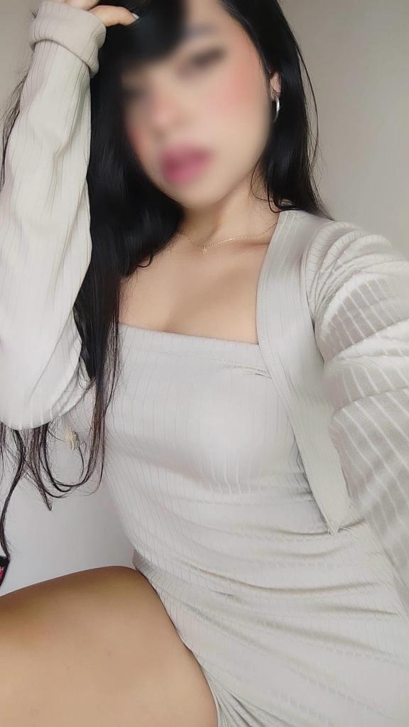 613724643: Chica busca chico en Barcelona