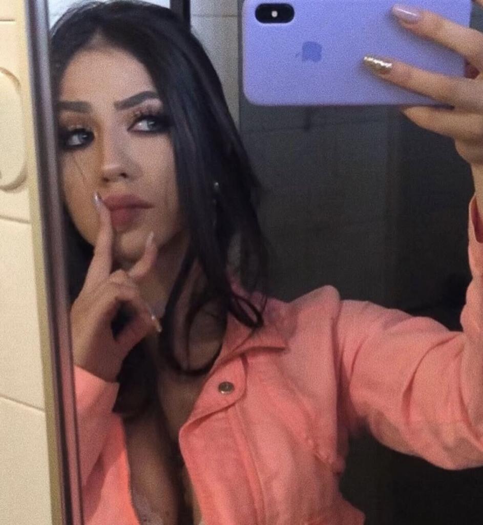 Chica busca chico en Huelva: 