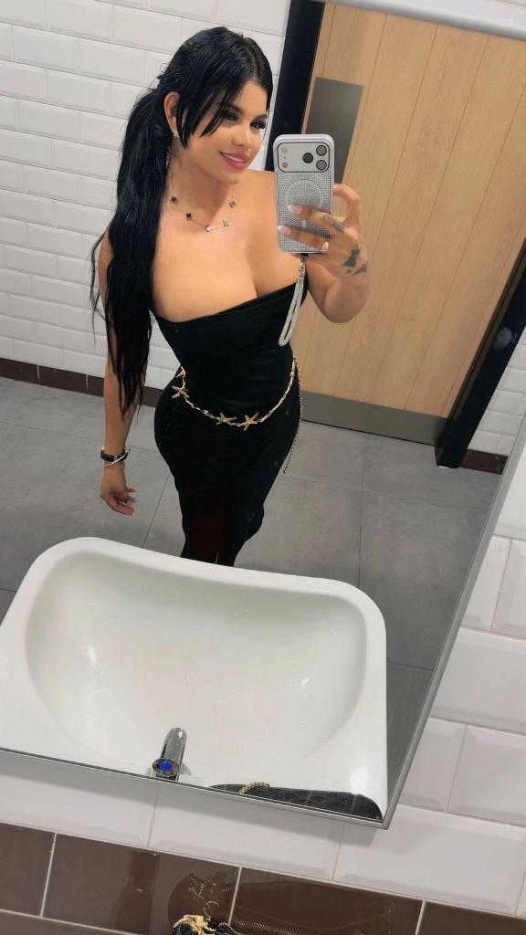 Chica busca chico en Sevilla: Chica busca chico