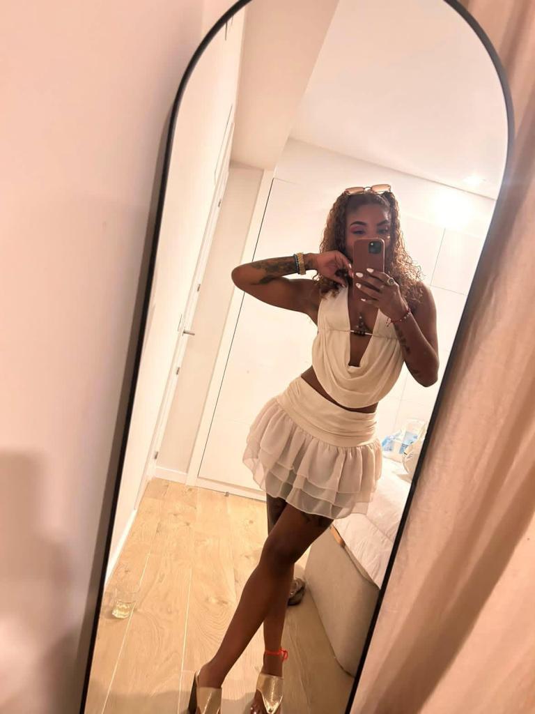 Chica busca chico en Ibiza: 