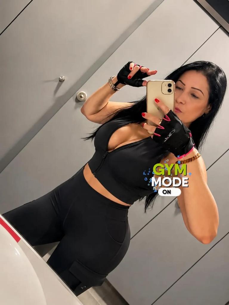 613944750: Chica busca chico en Málaga