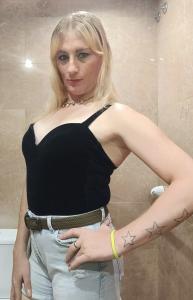 666913401: Chica busca chico en Barcelona