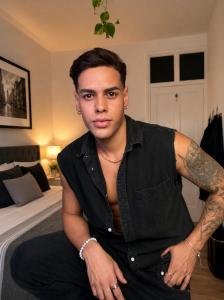 663115689: Chico busca chica en Madrid