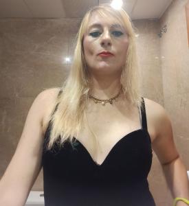 666913401: Chica busca chico en Barcelona