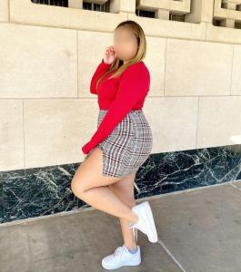 653513223: Chica busca chico en Barcelona