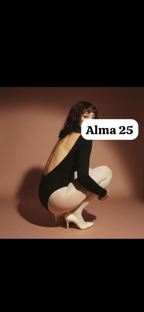 687226667: Chica busca chico en Málaga