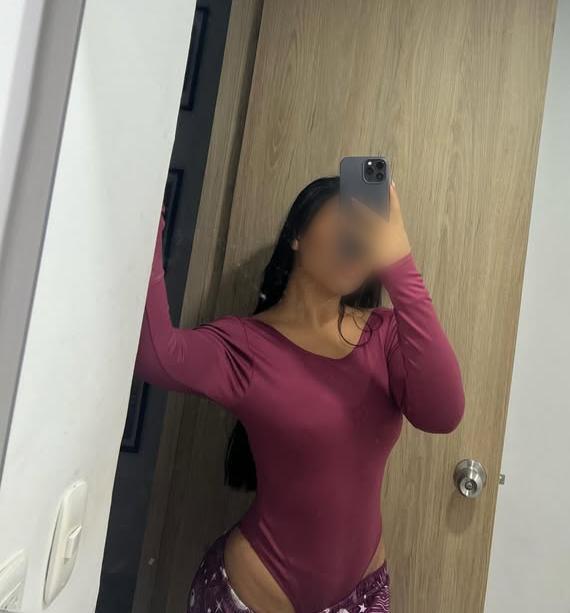 Chica busca chico en Granada: 