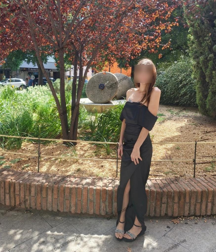 607377251: Chica busca chico en Barcelona