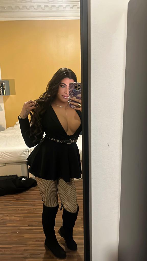 607547577: Transexual en Cádiz
