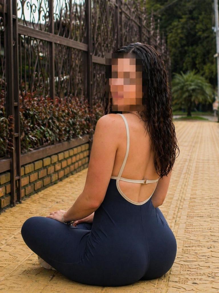 Chica busca chico en Alicante: Chica busca chico