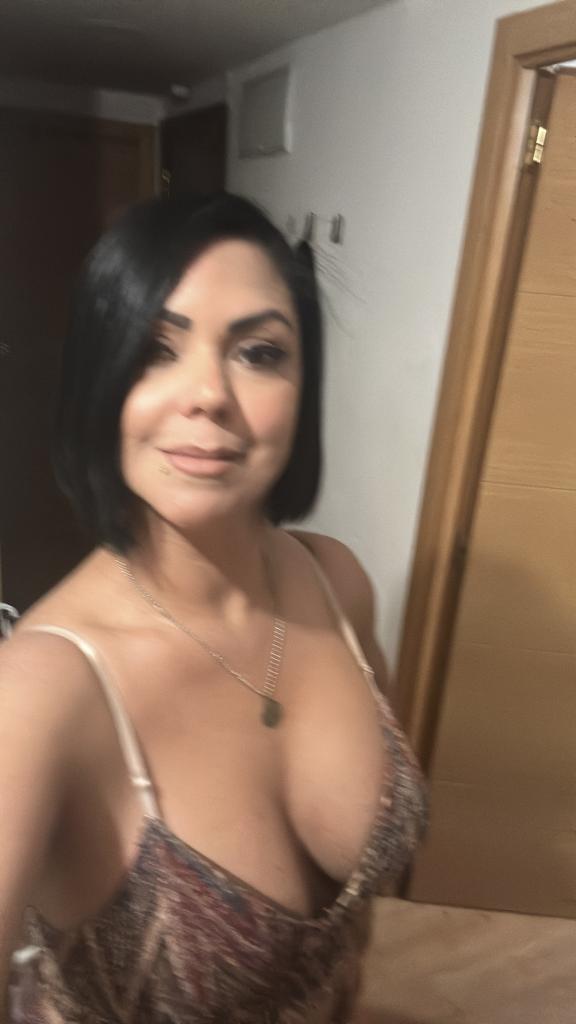 Chica busca chico en Ibiza: 