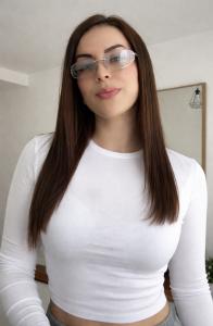 611489105: Chica busca chico en La Coruña