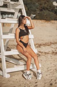 604102319: Chica busca chico en Ibiza