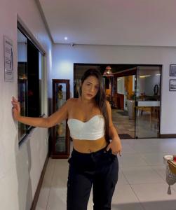 613800437: Chica busca chico en Granada