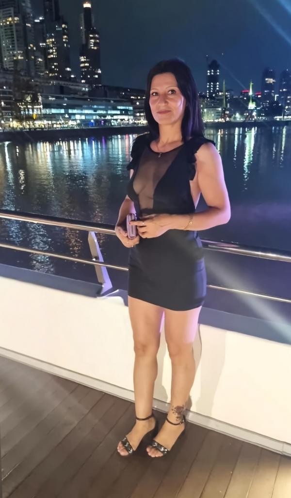 Chica busca chico en Ibiza: 