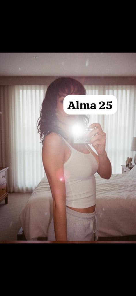 687226667: Chica busca chico en Málaga