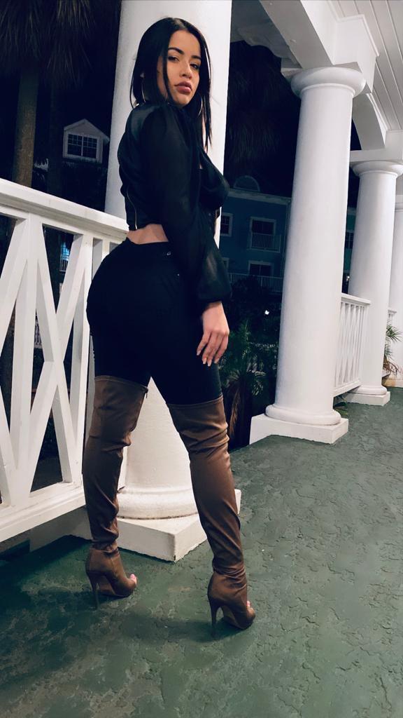 Chica busca chico en Alicante: Chica busca chico