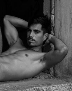 631546053: Chico busca chica en Sevilla