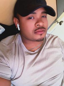 692268176: Chico busca chica en Valencia