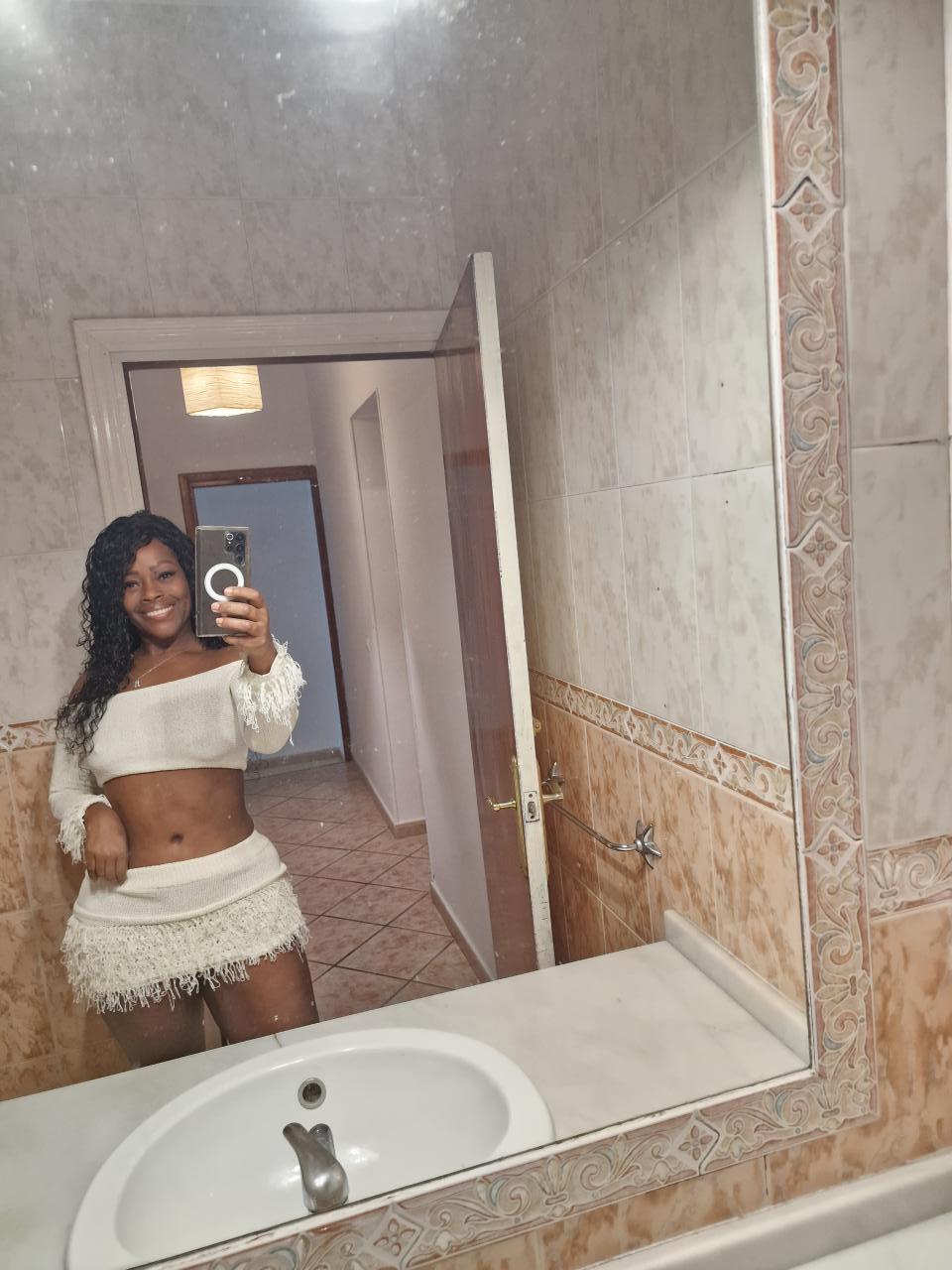 664468426: Chica busca chico en Albacete