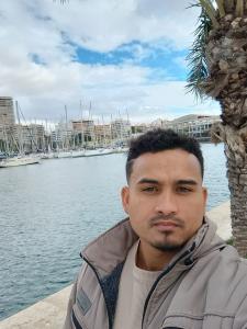 613789613: Chico busca chica en Alicante