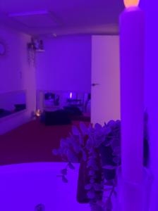 604270449: Chica busca chico en Madrid