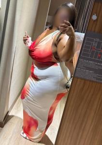 643289386: Chica busca chico en Sevilla