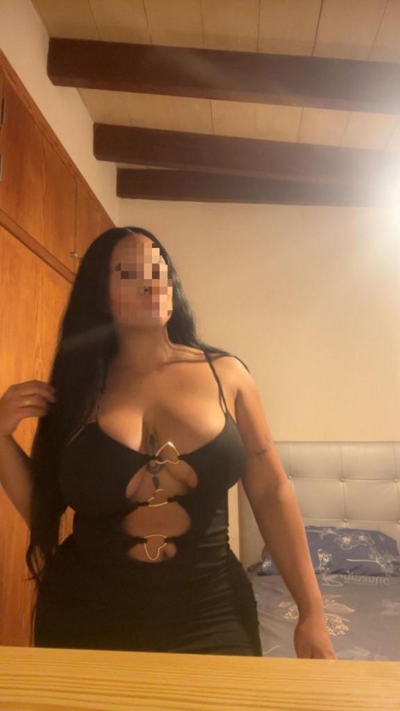 627876906: Chica busca chico en Barcelona