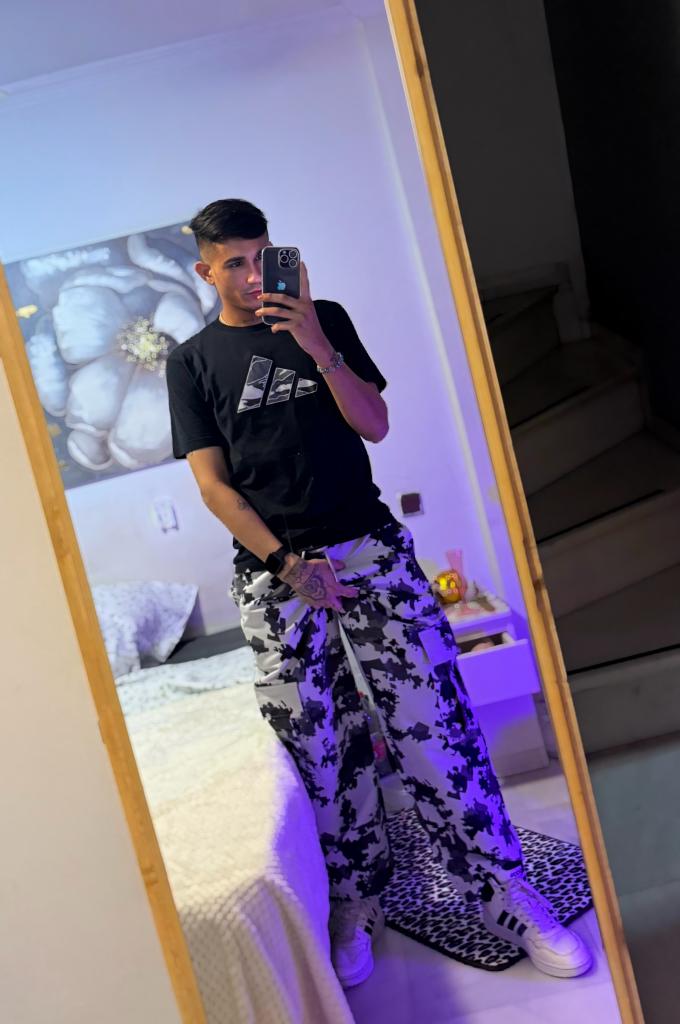 617658902: Chico busca chica en Sevilla