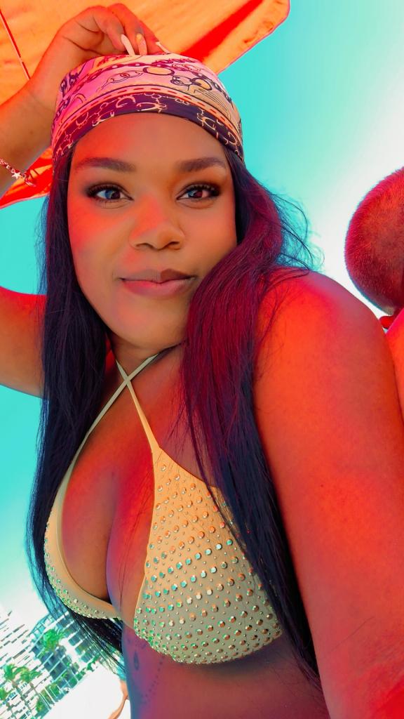 677268848: Chica busca chico en Valencia