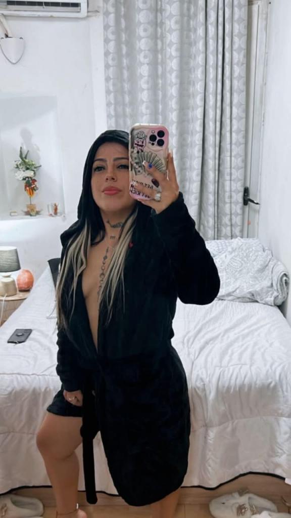 Chica busca chico en Ibiza: 