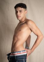 677499836: Chico busca chica en Madrid