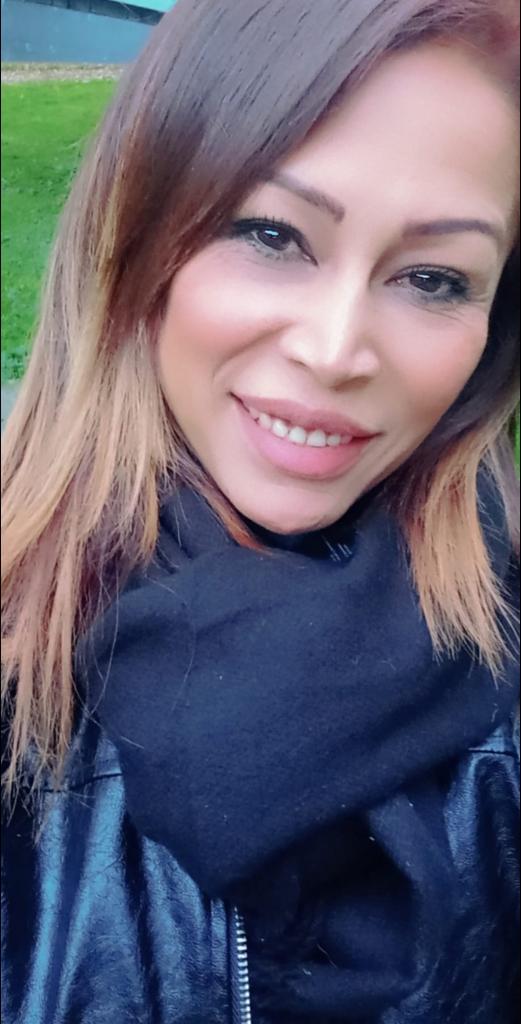 644695082: Chica busca chico en La Coruña