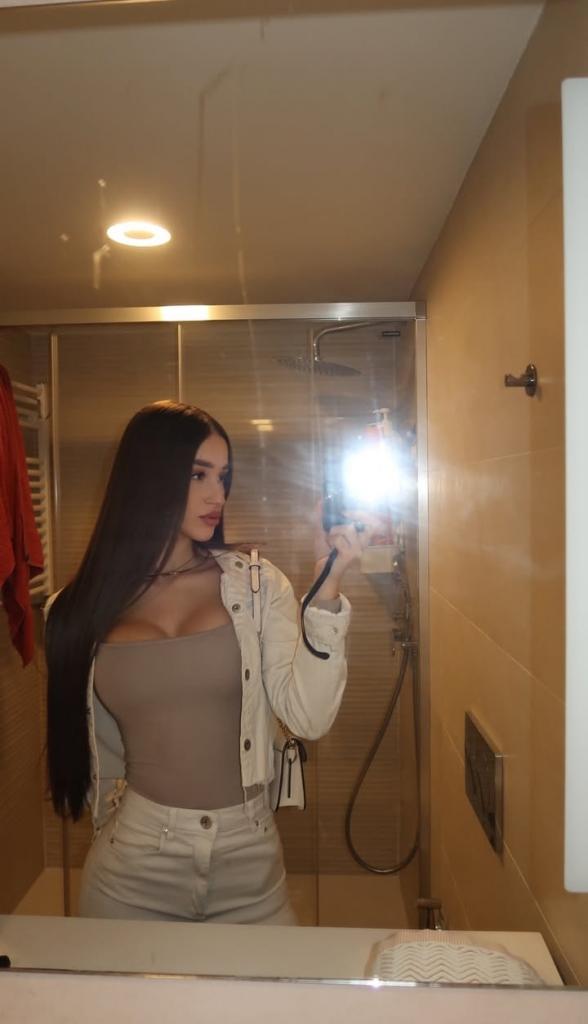 645658946: Chica busca chico en Navarra