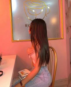 613889552: Chica busca chico en Cádiz