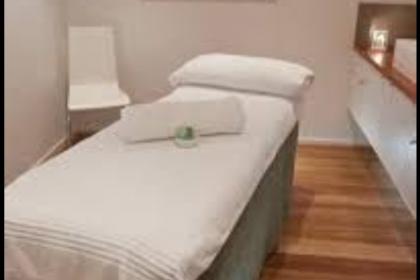 695988225: Chica busca chico en Palencia