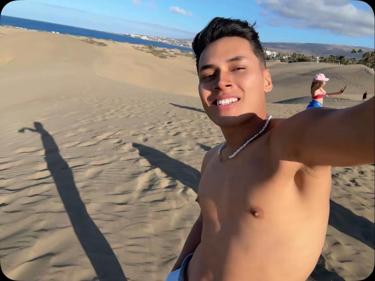 Chico busca chica en Cádiz: 