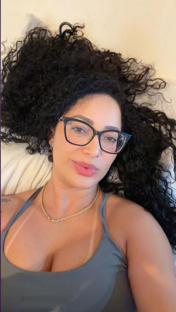 613677079: Chica busca chico en Lugo